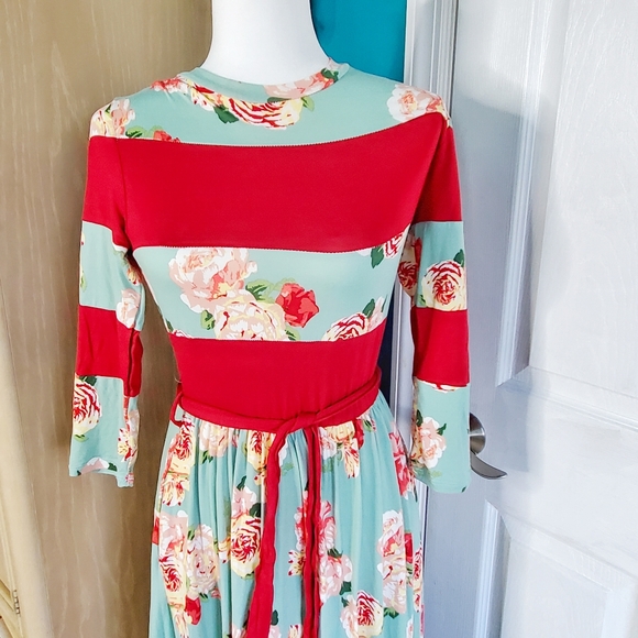 Reb & J Maxi Dress Vintage Floral Aqua  Green Red Elastic Waist NWOT Medium - Picture 13 of 16